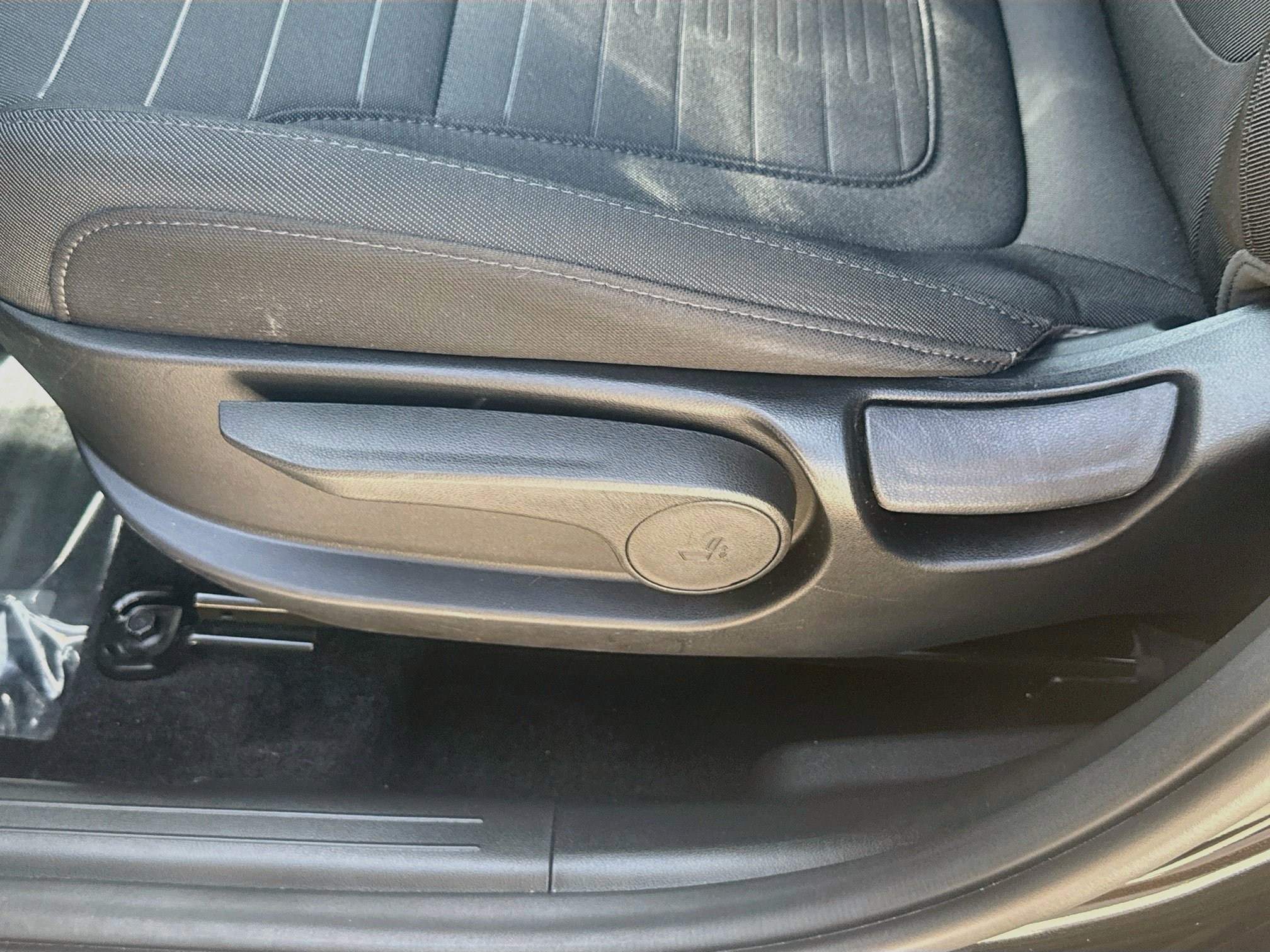Used 2024 Phantom Black Hyundai SE image 15