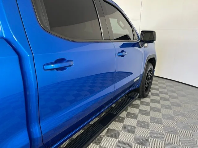 Used 2022 Blue Metallic GMC Elevation image 9