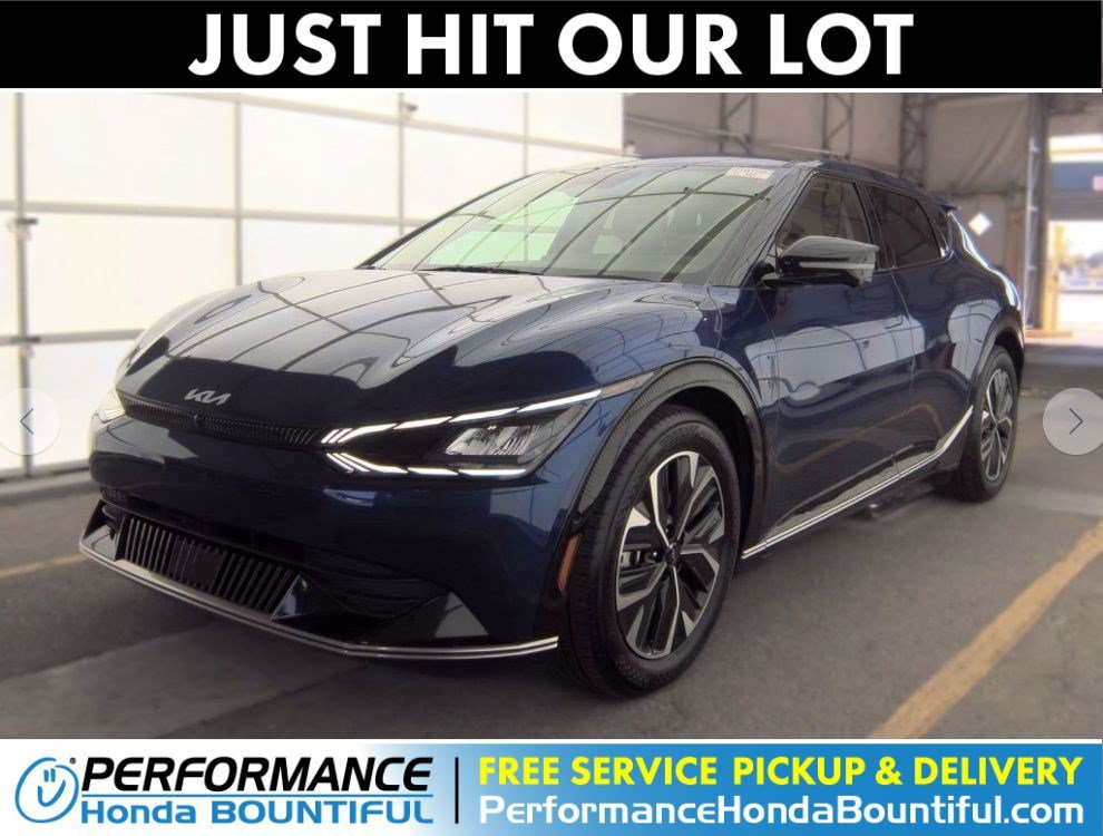 Used 2024 Yacht Blue Kia Wind image 1