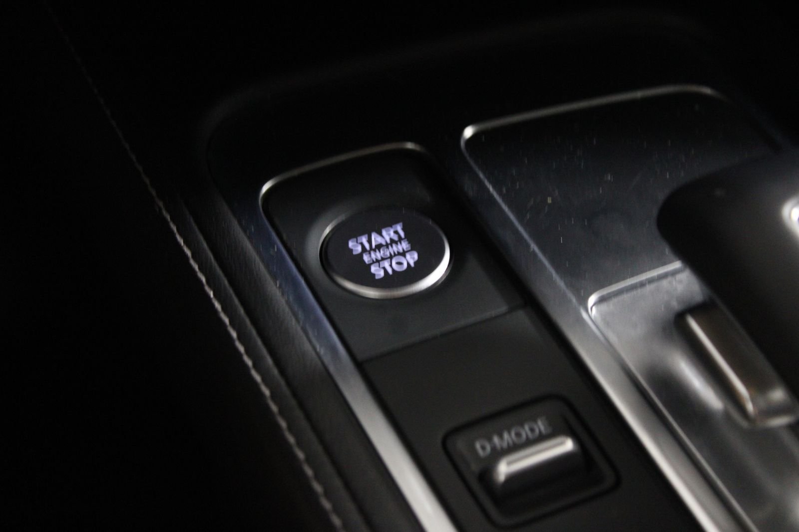 Used 2025 Black INFINITI Sensory image 27
