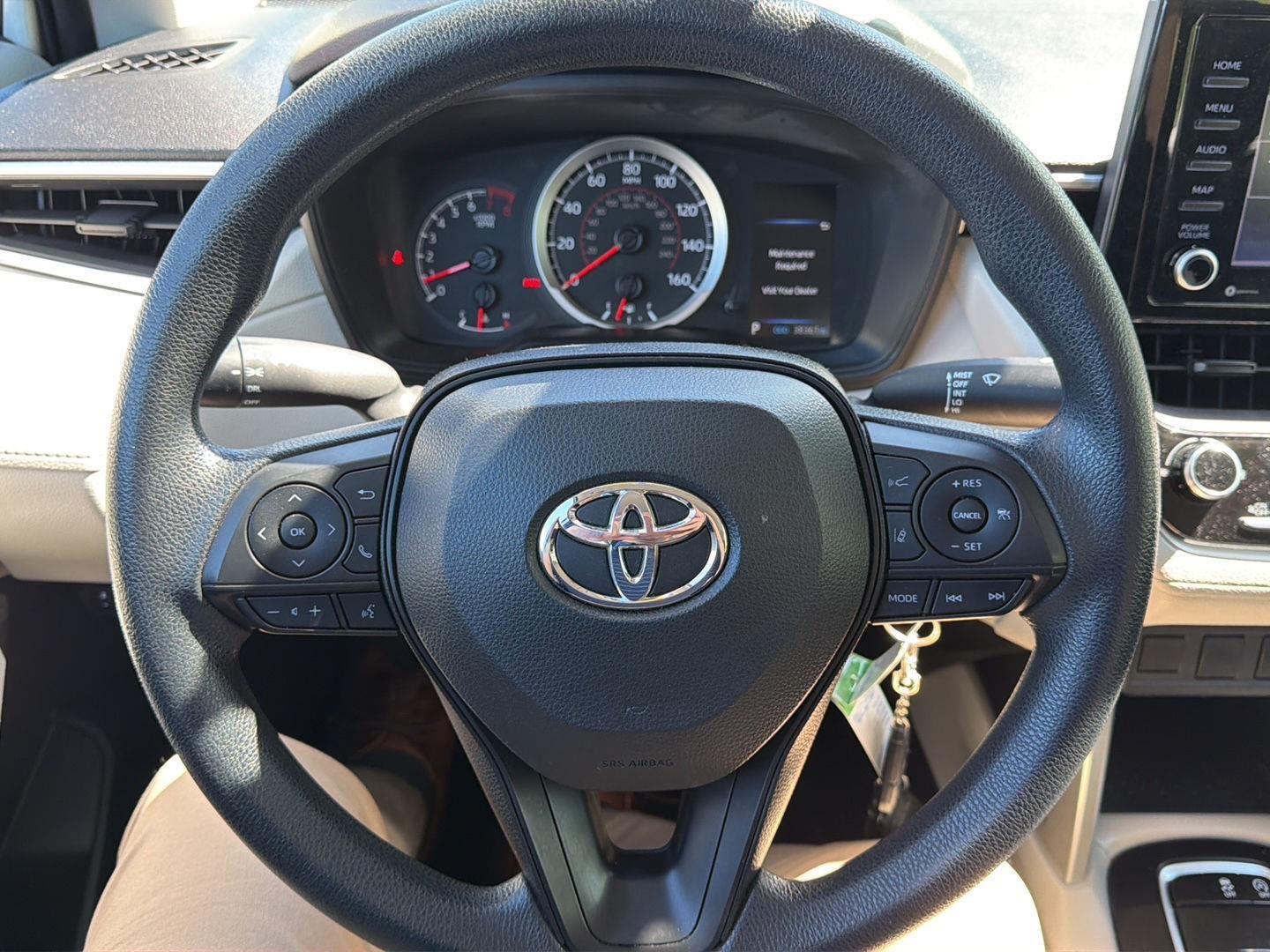 Used 2022 Wind Chill Pearl Toyota L image 9