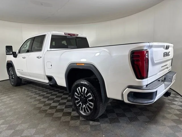 Used 2025 White Frost GMC Denali Ultimate image 6