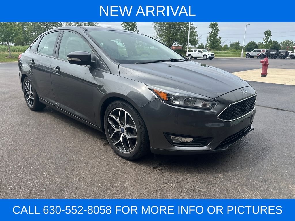 2017 Ford Focus Sedan SEL's photo