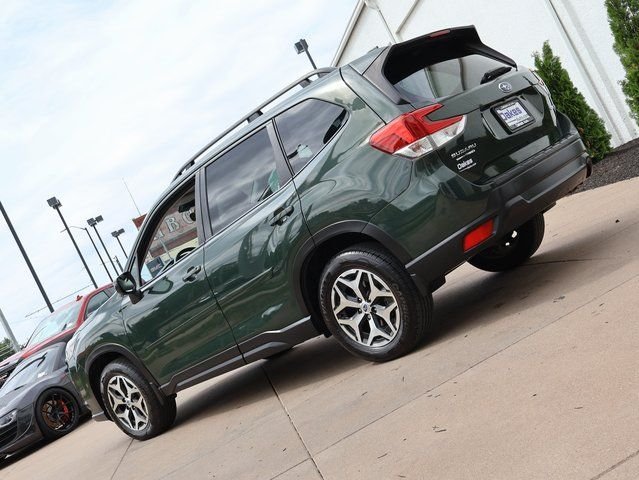 Used 2022 Green Subaru Premium image 5