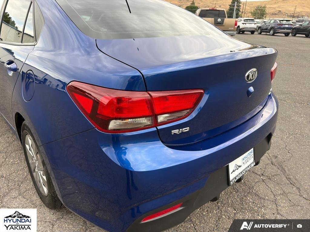 Used 2019  KIA S image 11