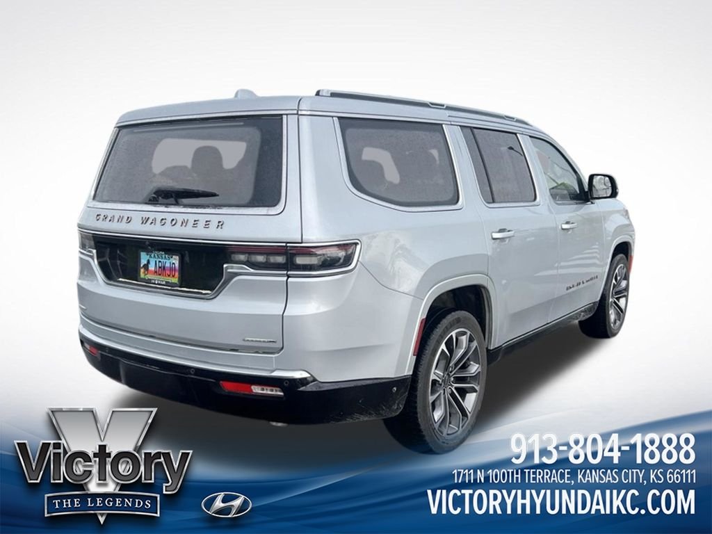 Used 2022 Silver Jeep Series III image 5