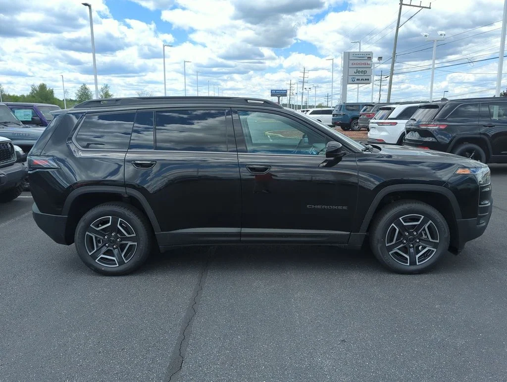 2026 Jeep Cherokee Laredo - Photo 9