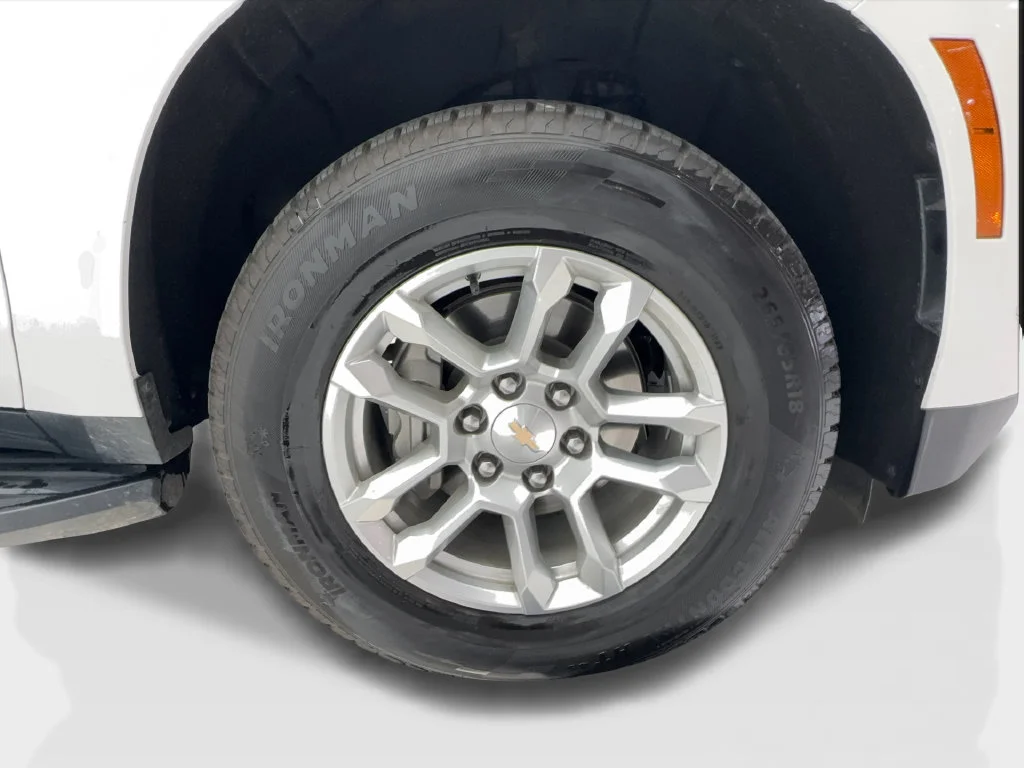 Used 2025 White Chevrolet LT image 19