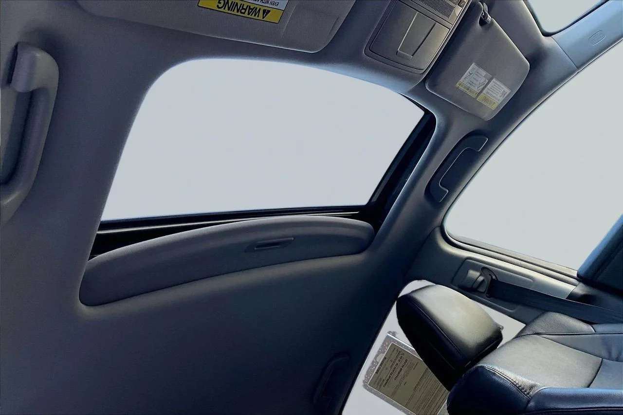 Used 2018  Acura Advance Package image 16