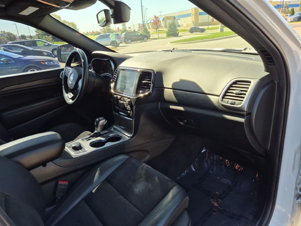 Used 2022 White Jeep Laredo X image 33
