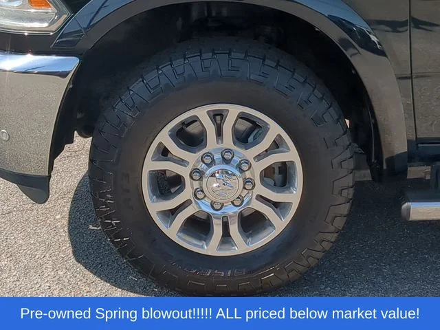 Used 2018 Black Ram Laramie image 18