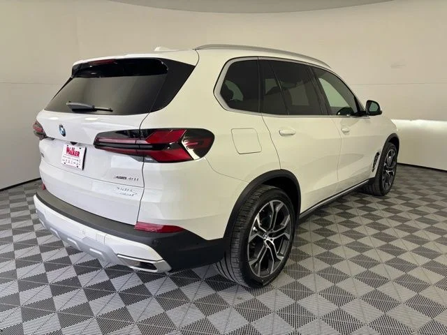 New 2026 Alpine White BMW xDrive40i image 7