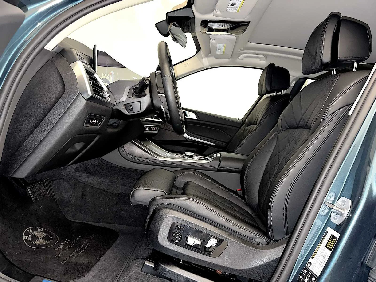 2026 BMW X7 40i - Photo 9