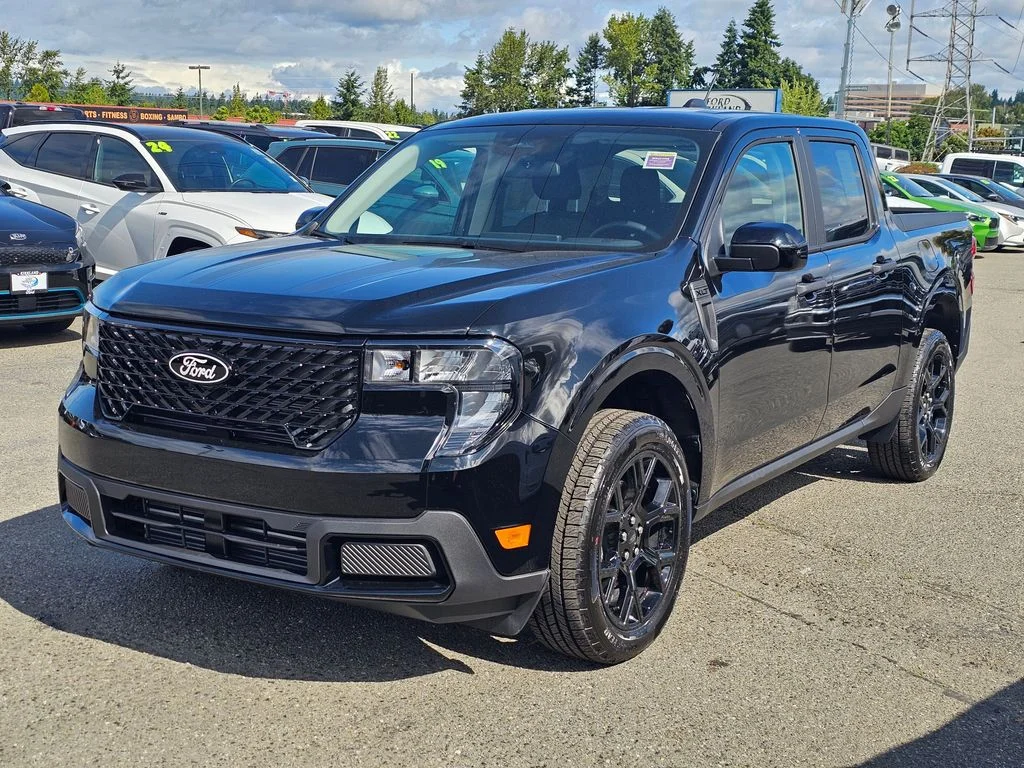 New 2025 Black Ford XLT image 3