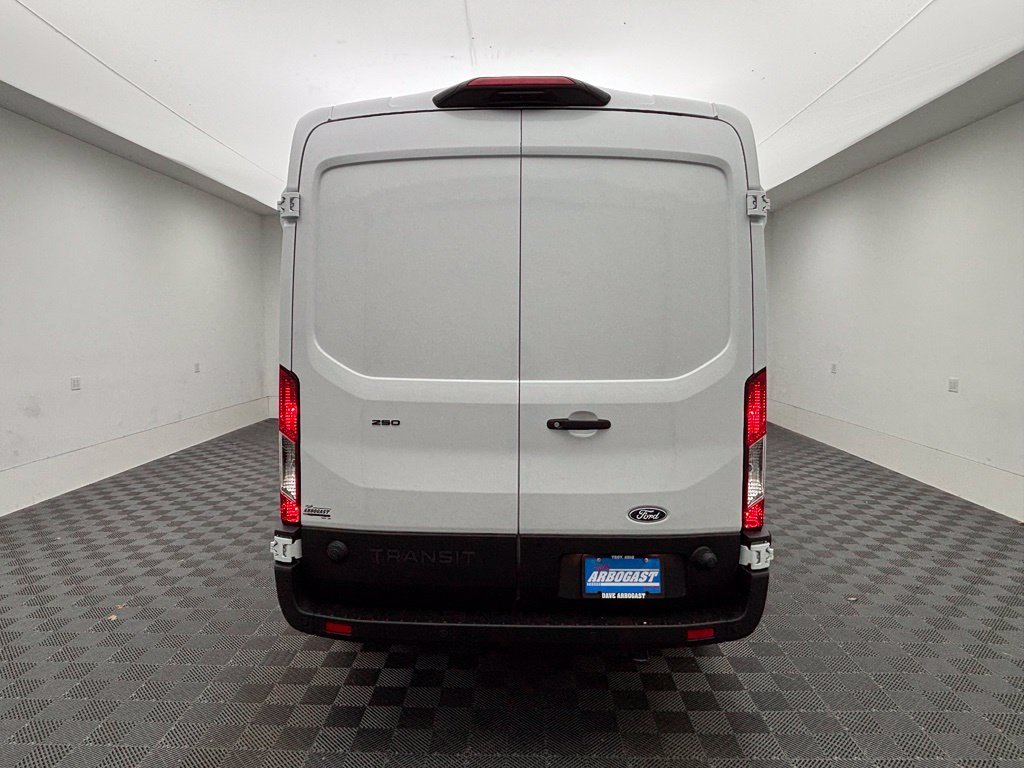 New 2027 White Ford Base image 10