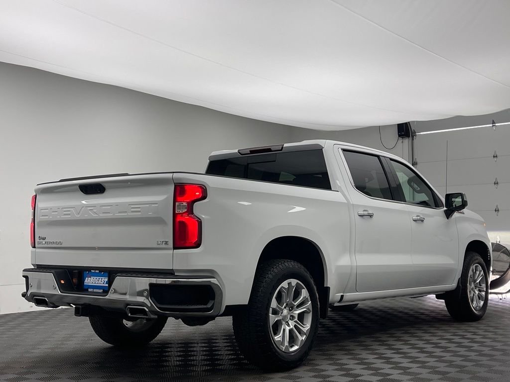Used 2024 Summit White Chevrolet LTZ image 9