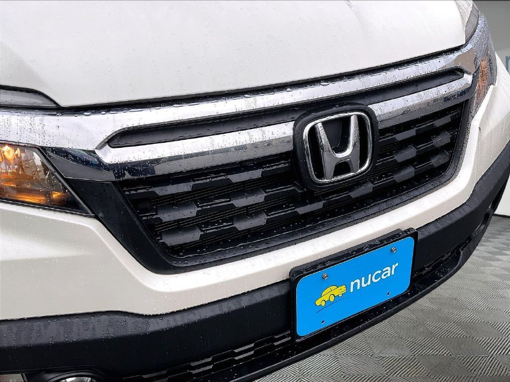 Used 2018 White Diamond Pearl Honda RTL image 32