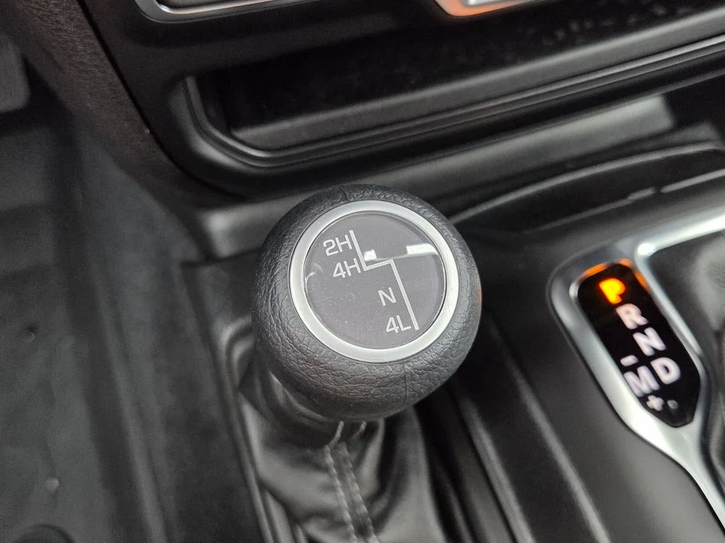 2025 Jeep Wrangler 4-Door Sahara - Photo 21