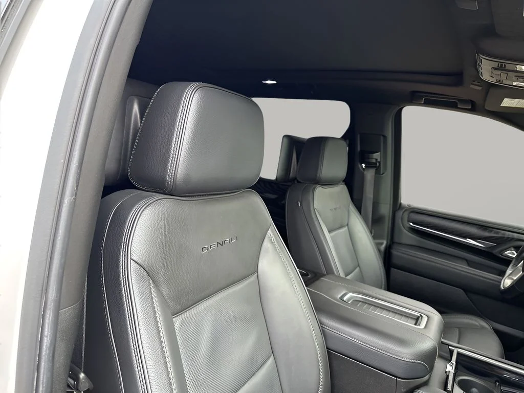 Used 2023 White GMC Denali image 14