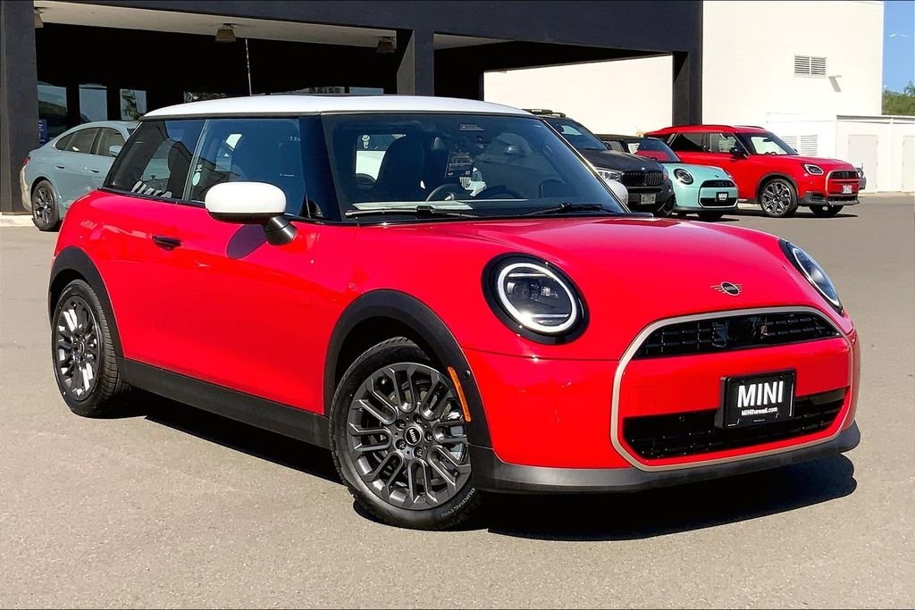 2026 MINI Hardtop's photo