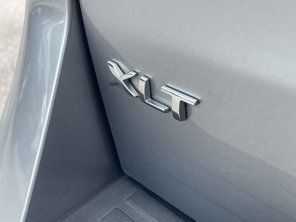 Used 2024 Silver Ford XLT image 8
