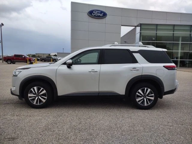 2025 Nissan Pathfinder SL - Photo 2