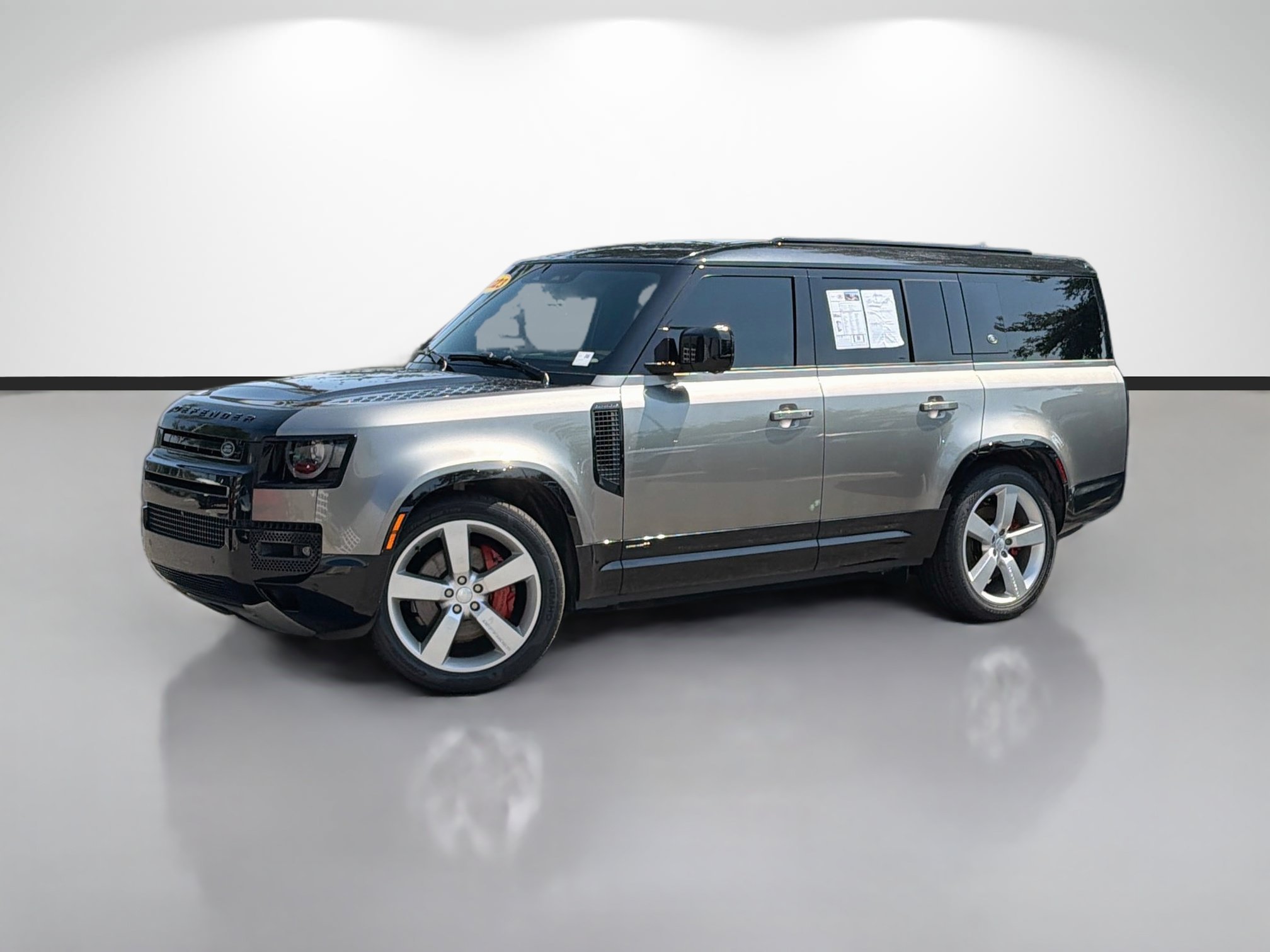Used 2023 Silicon Silver Premium Metallic Land Rover X image 1