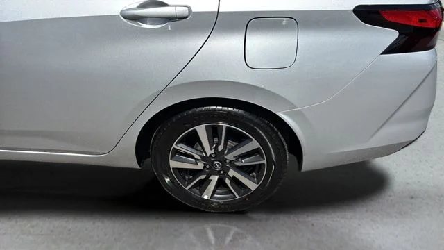 Used 2025 Silver Nissan 1.6 SV image 36