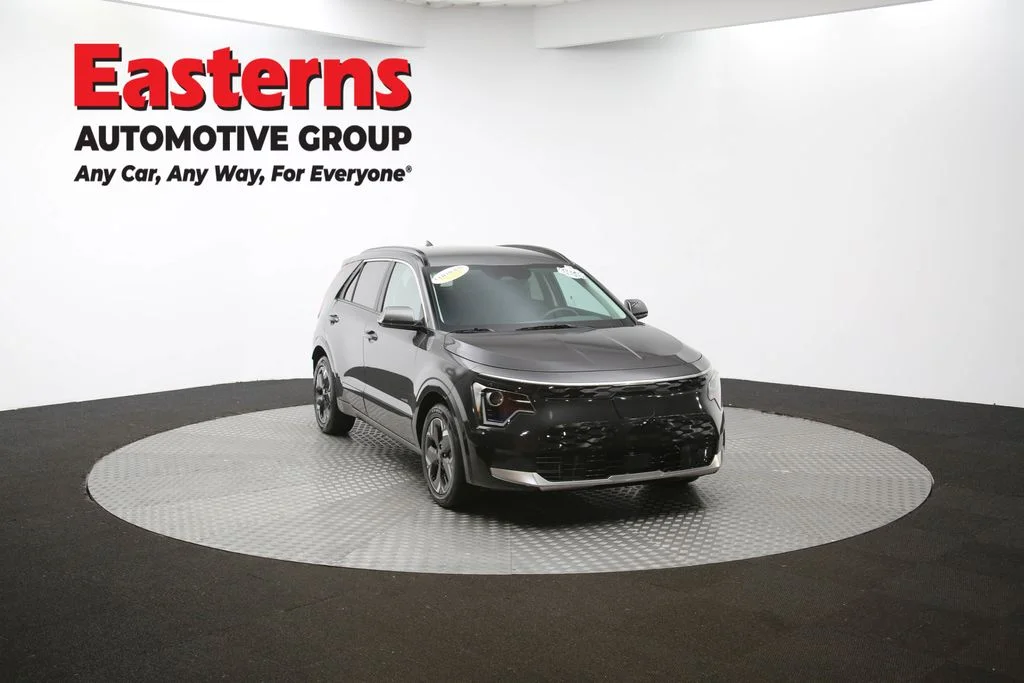 Used 2024 Gray Kia Wind image 48