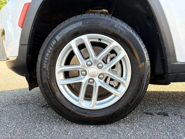 Used 2024 Bright White Clearcoat Jeep Laredo image 10
