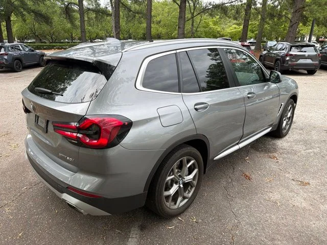 Used 2024 Gray BMW xDrive30i image 5