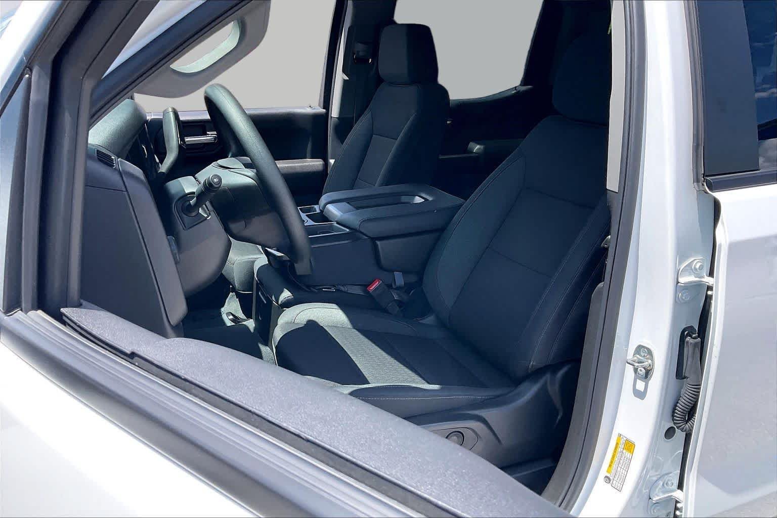 Used 2025 Summit White Chevrolet Custom image 9