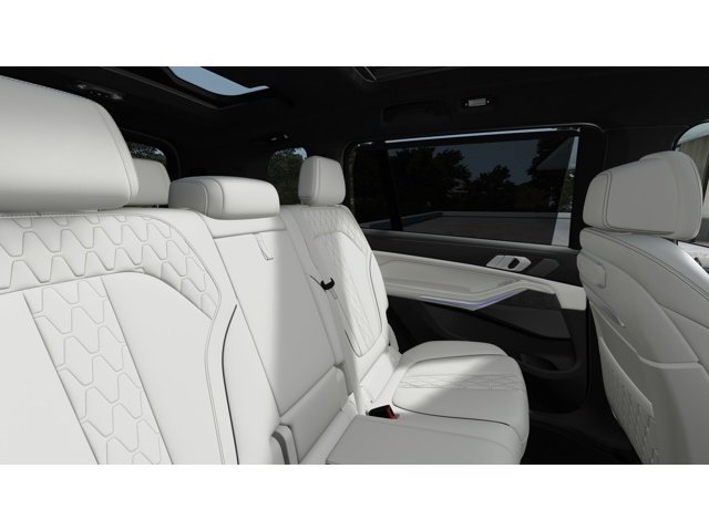 New 2027 White BMW X7 40i image 12