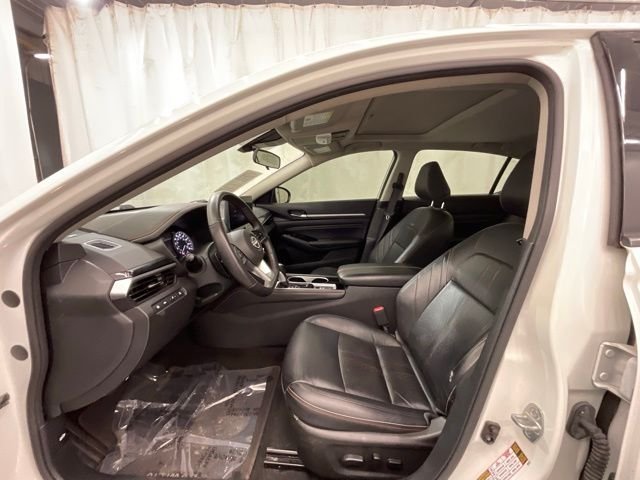 Used 2023 White Nissan 2.0 SR image 10