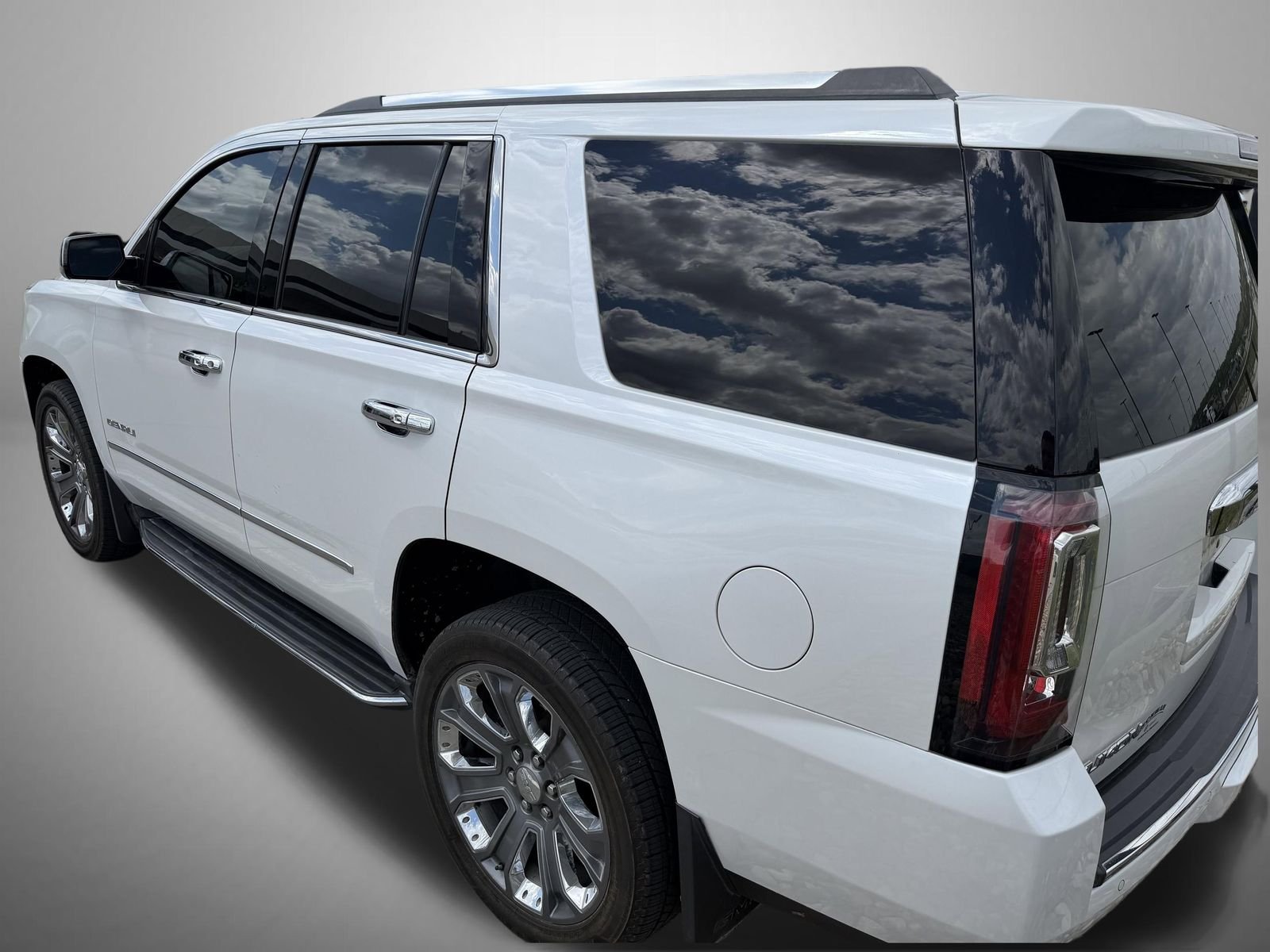 Used 2016 White GMC Denali image 4