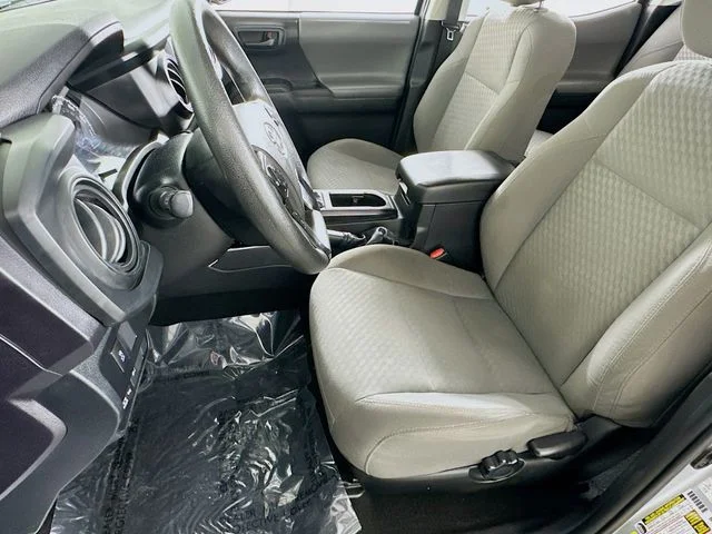 Used 2022 Silver Toyota SR image 9