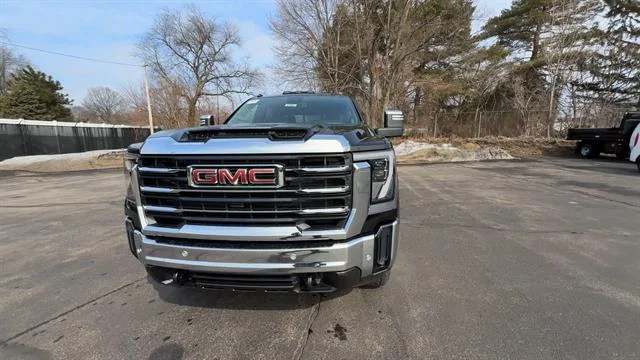 New 2026 Onyx Black GMC SLT image 9