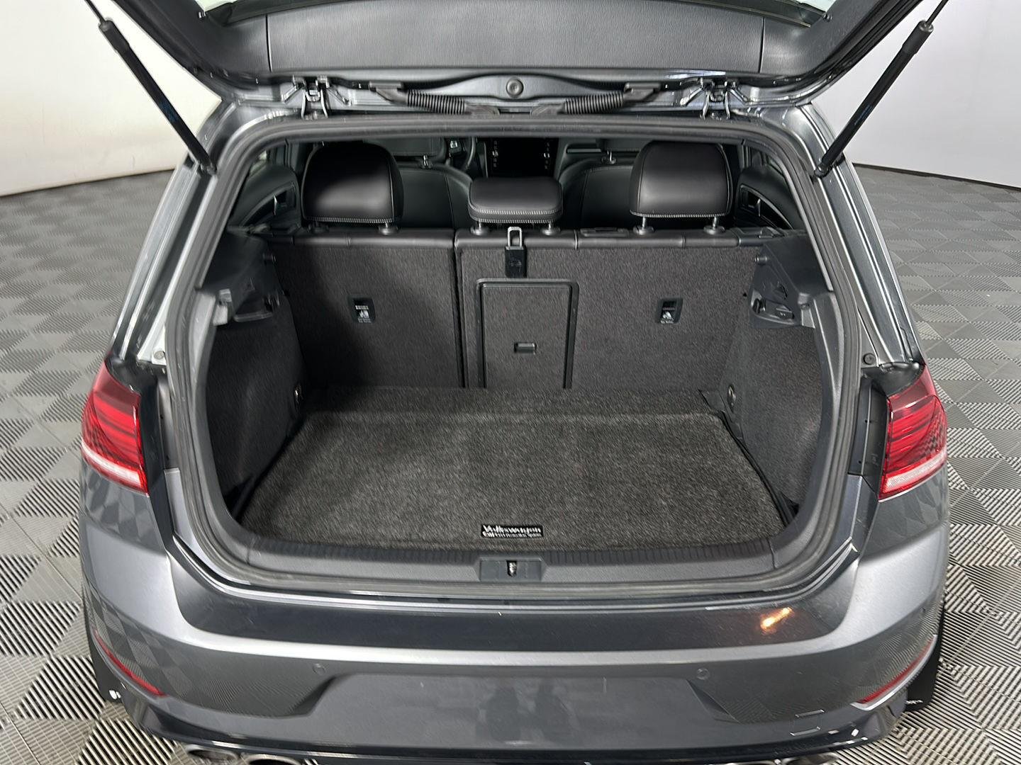 Used 2019 Indium Gray Metallic Volkswagen 4Motion image 7