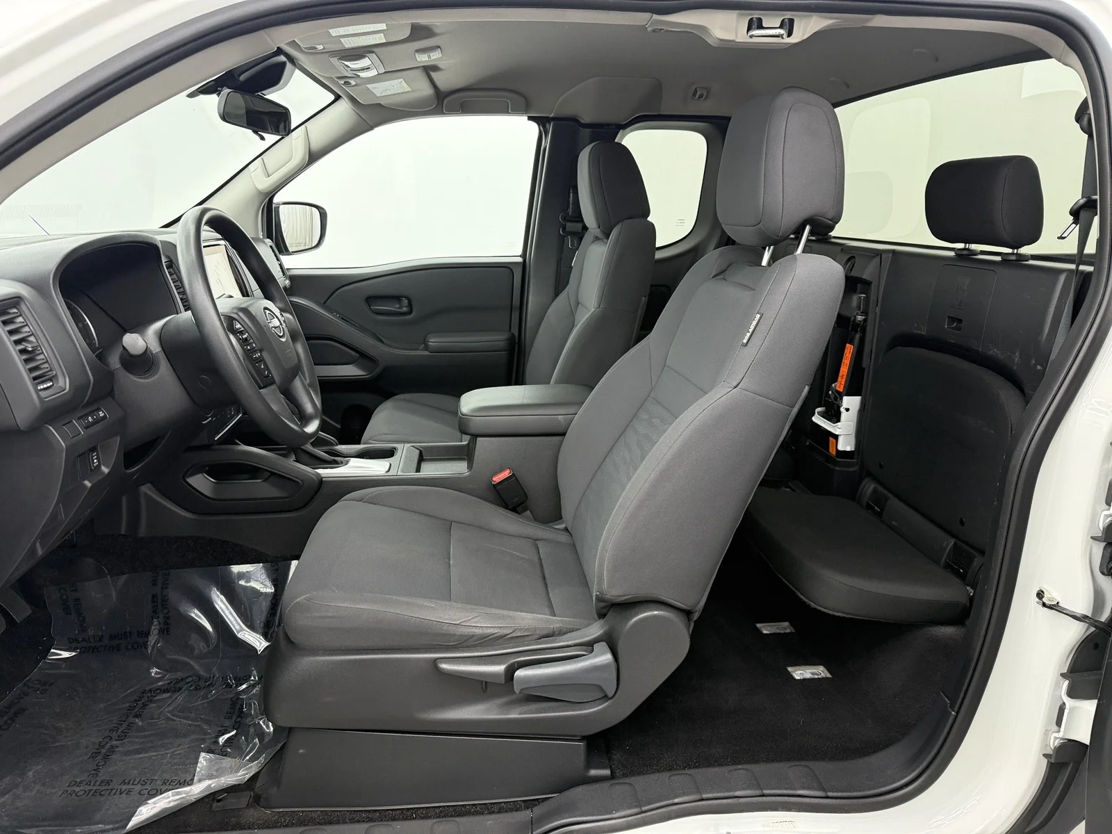 Used 2024 Glacier White Nissan S king cab 4x2 image 8