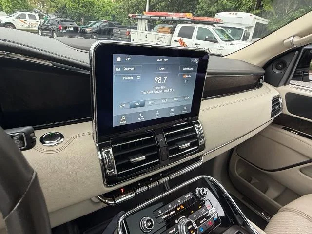 Used 2019 Ceramic Pearl Metallic Lincoln Reserve image 40