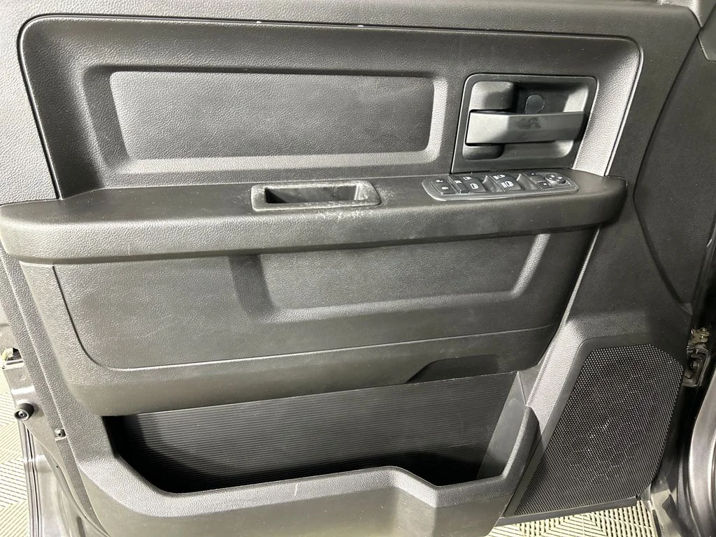 Used 2019 Gray Ram Express image 12