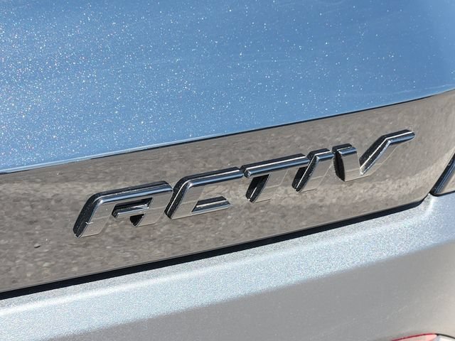 New 2027 Mosaic Black Metallic Chevrolet ACTIV image 12