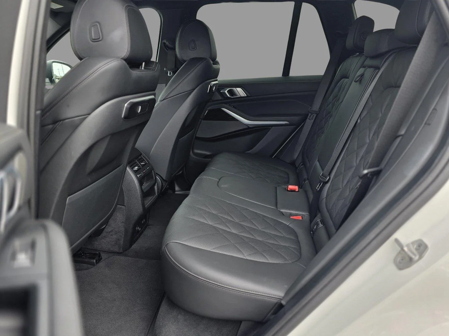 Used 2026  BMW sDrive40i image 27