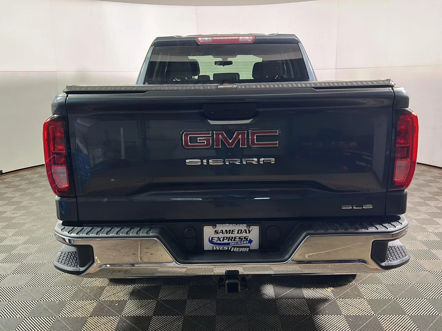Used 2019 Dark Sky Metallic GMC SLE image 7