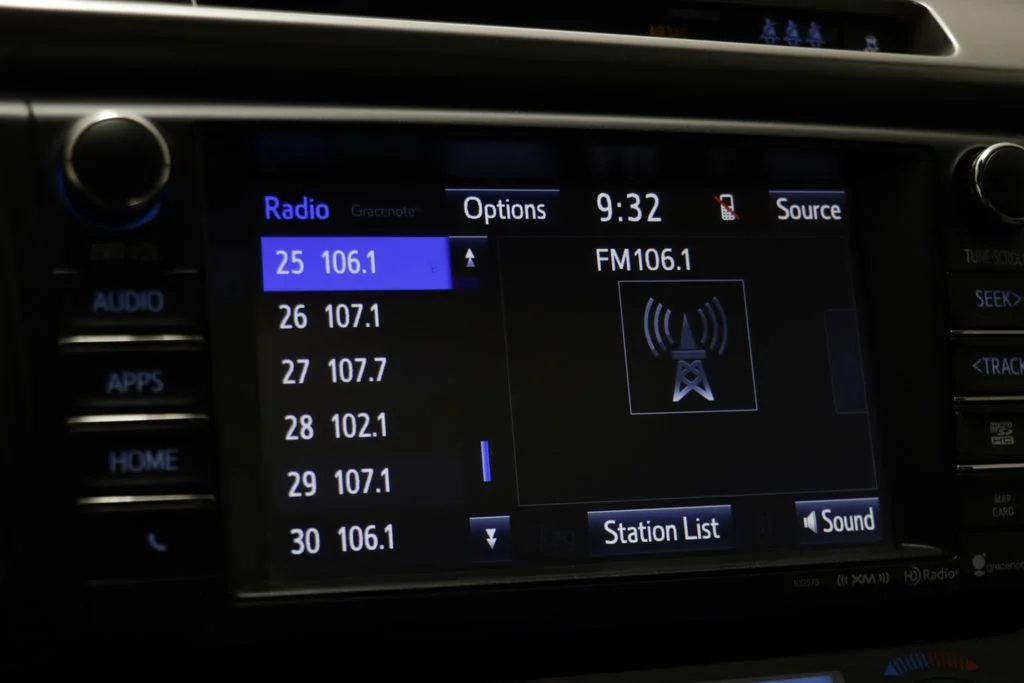 2018 Toyota RAV4 Limited - Photo 8