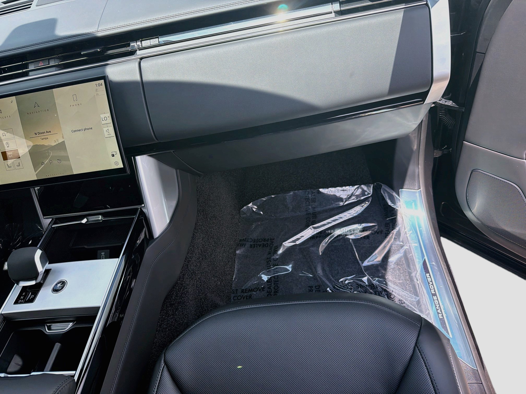New 2026 Carpathian Grey Land Rover SE image 19