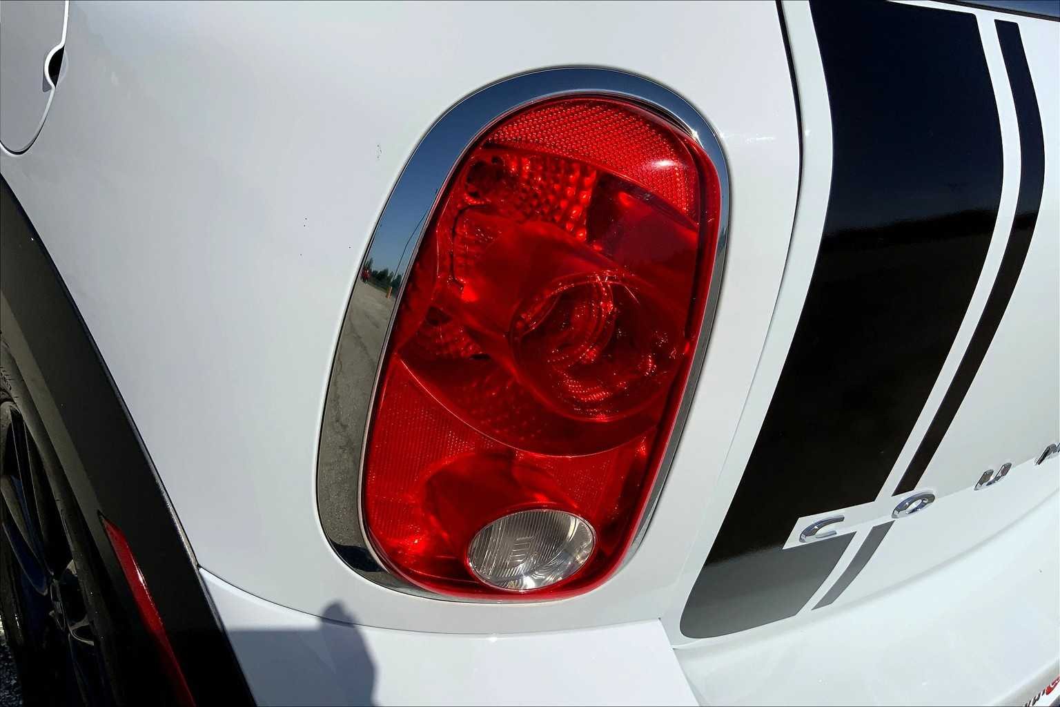 Used 2016 Light White MINI S image 26