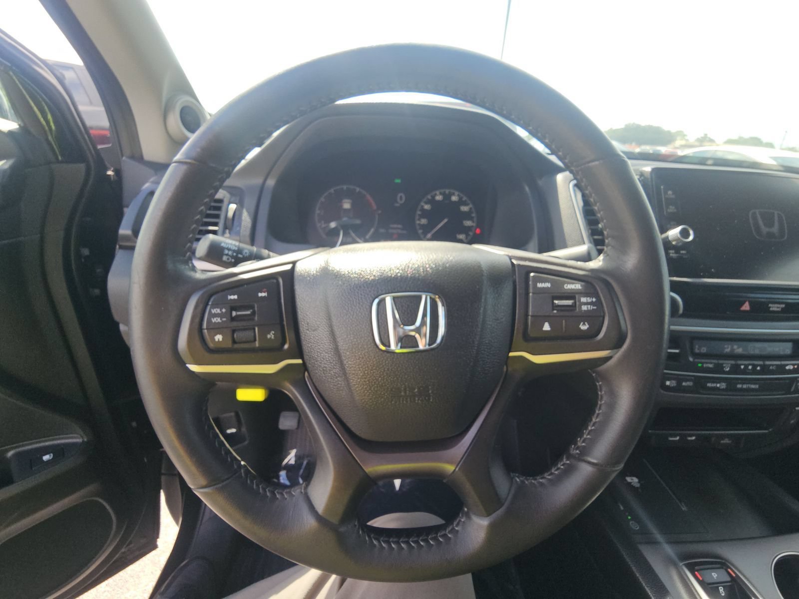 Certified Used 2025 Crystal Black Pearl Honda RTL image 13