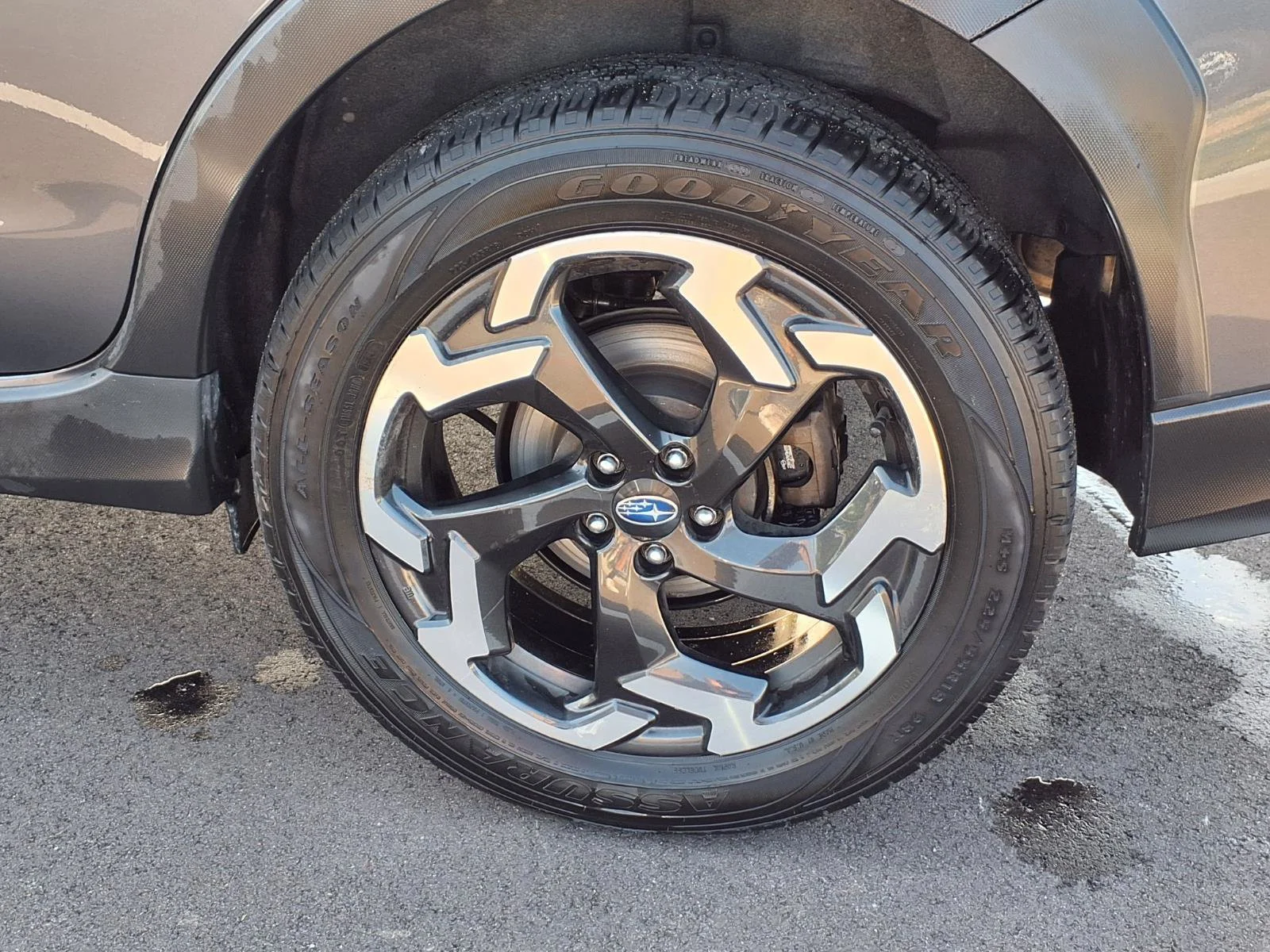 Used 2021 Magnetite Gray Metallic Subaru Limited image 19
