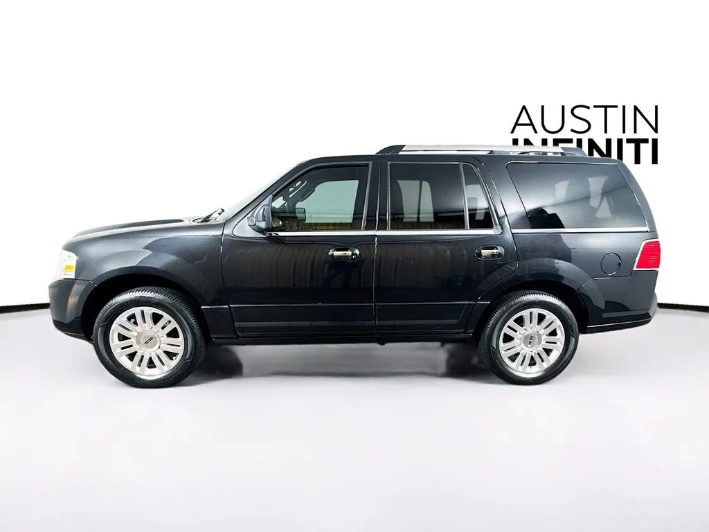 Used 2013 Black Lincoln Base image 4